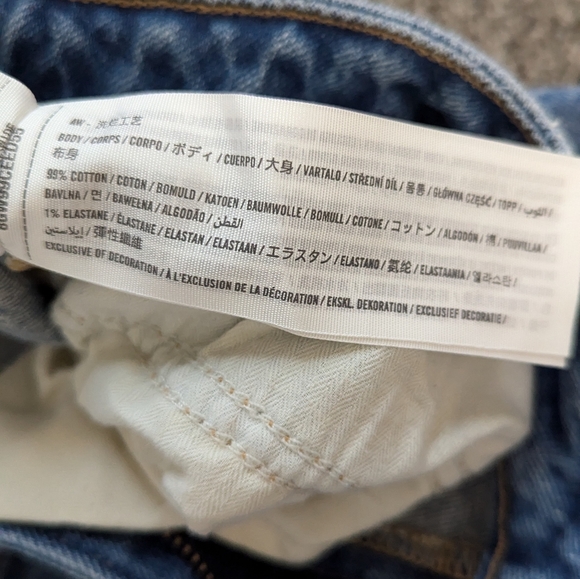 Abercrombie & Fitch High Rise Mom Jean, Curve Love, Distressed, Size 30/10R - Picture 7 of 9